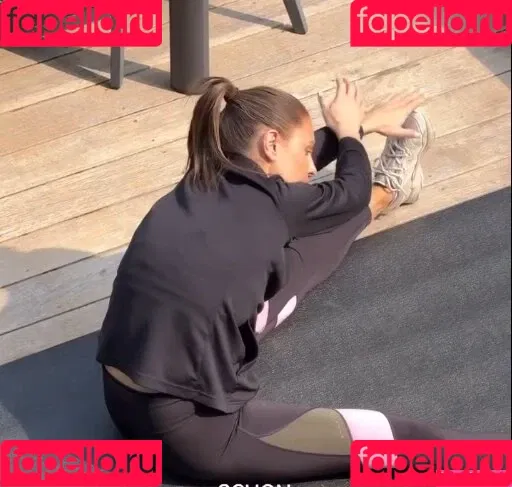 Laura Wontorra / LauraWontorra / laura_wontorra / laurachesnok Onlyfans Photo Gallery 