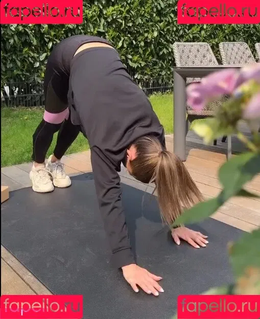 Laura Wontorra / LauraWontorra / laura_wontorra / laurachesnok Onlyfans Photo Gallery 