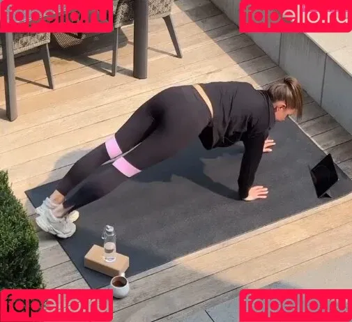 Laura Wontorra / LauraWontorra / laura_wontorra / laurachesnok Onlyfans Photo Gallery 