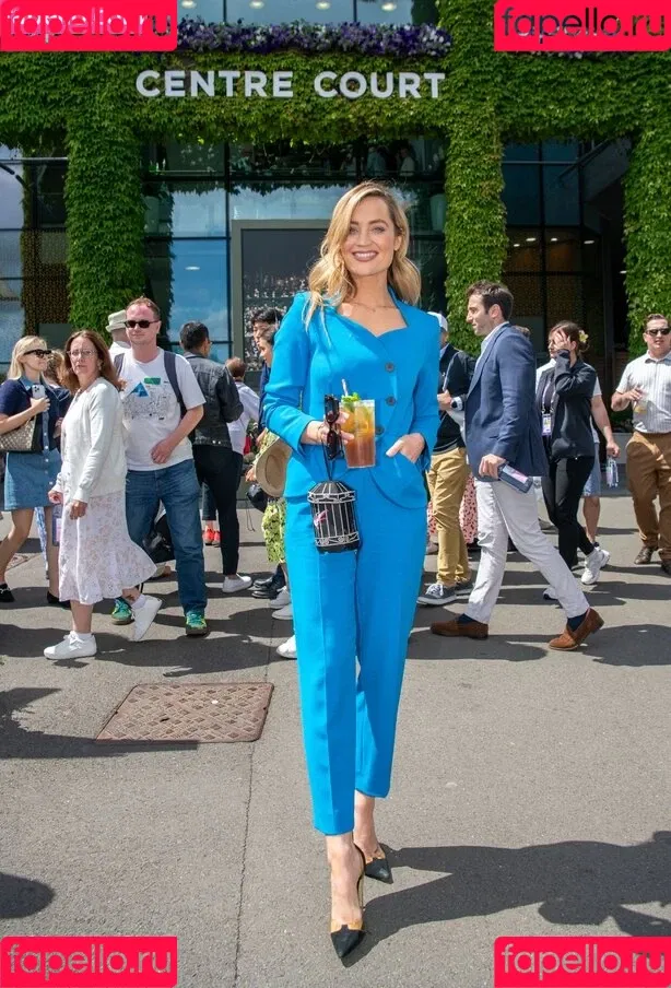 Laura Whitmore / thewhitmore Onlyfans Photo Gallery 