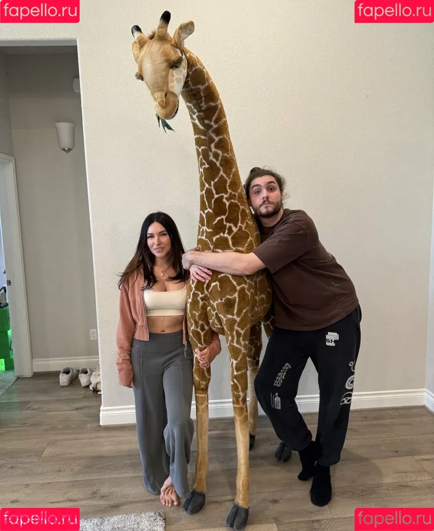 Alinity / alinitydivine Onlyfans Photo Gallery 