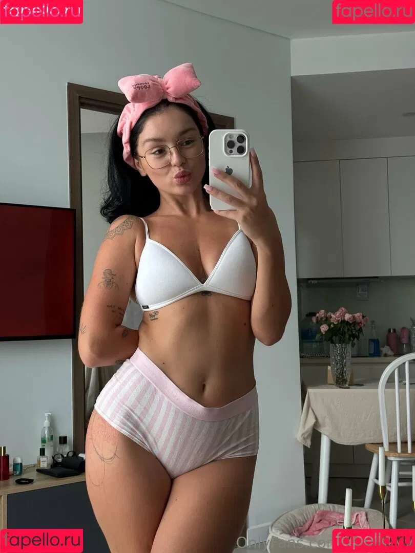 kerriskyy Onlyfans Photo Gallery 