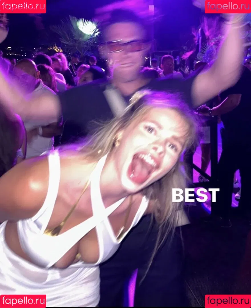 Larissa Neumann / tigerlariz Onlyfans Photo Gallery 