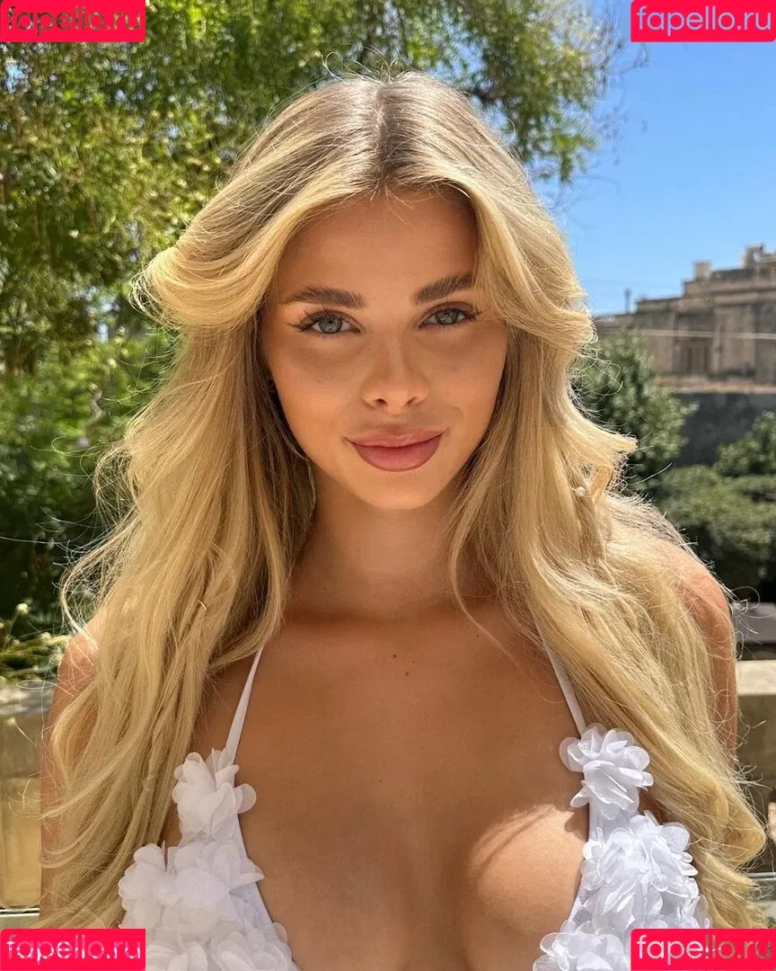 Larissa Neumann / tigerlariz Onlyfans Photo Gallery 