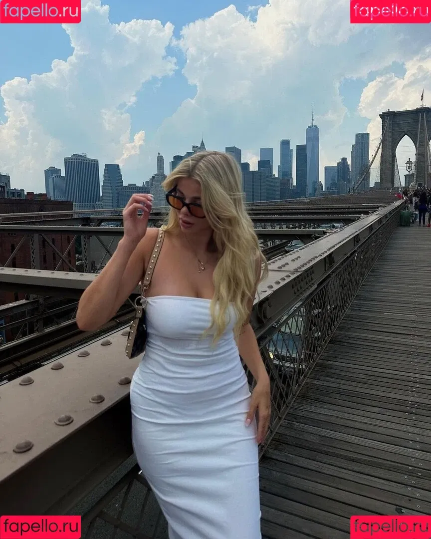 Larissa Neumann / tigerlariz Onlyfans Photo Gallery 