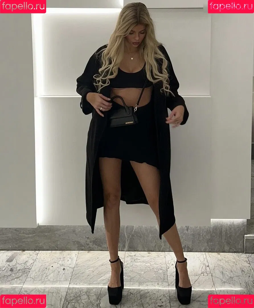 Larissa Neumann / tigerlariz Onlyfans Photo Gallery 