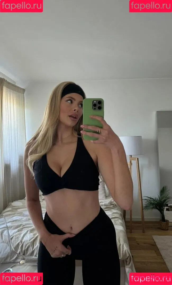 Larissa Neumann / tigerlariz Onlyfans Photo Gallery 