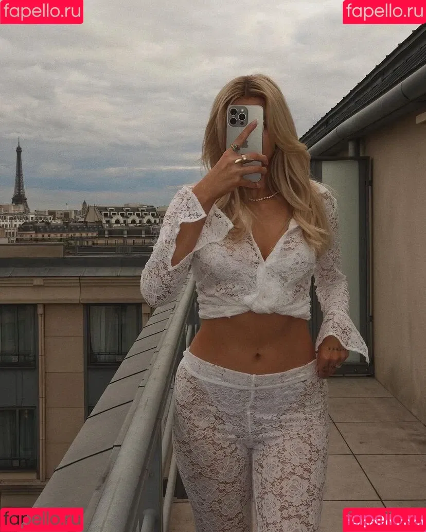 Larissa Neumann / tigerlariz Onlyfans Photo Gallery 