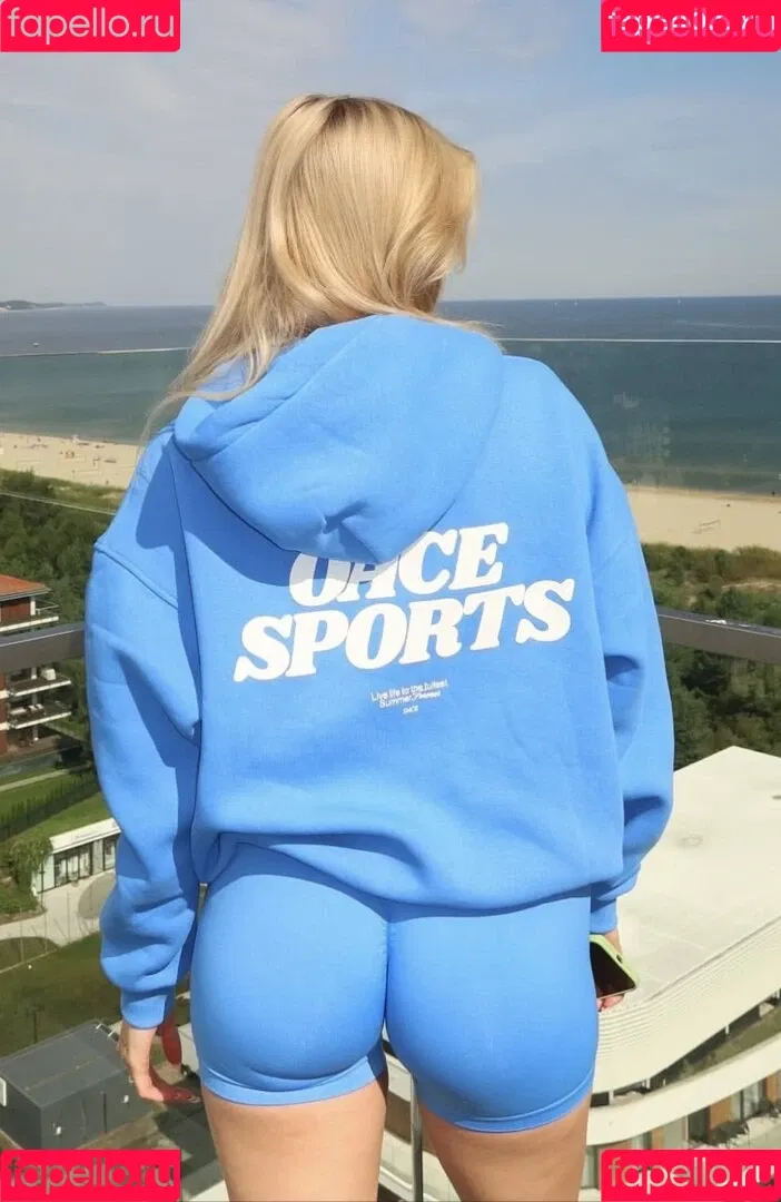 Larissa Neumann / tigerlariz Onlyfans Photo Gallery 