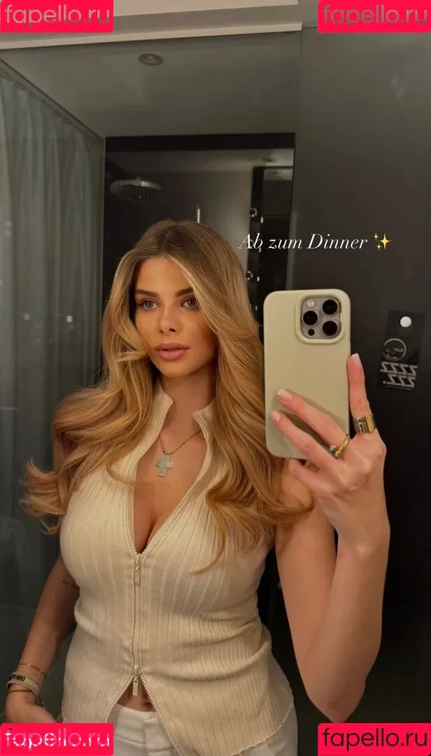 Larissa Neumann / tigerlariz Onlyfans Photo Gallery 