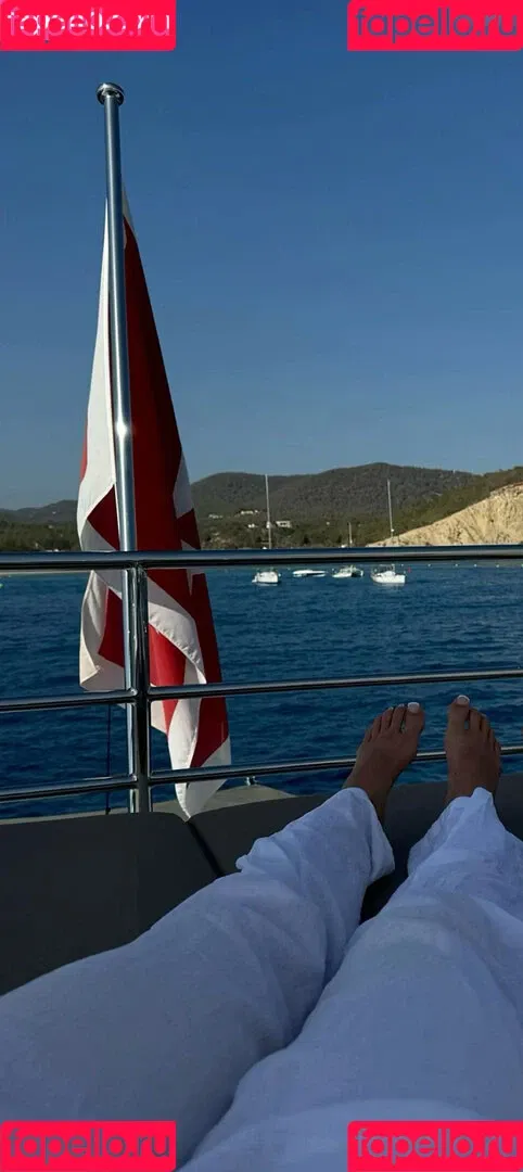 Larissa Neumann / tigerlariz Onlyfans Photo Gallery 