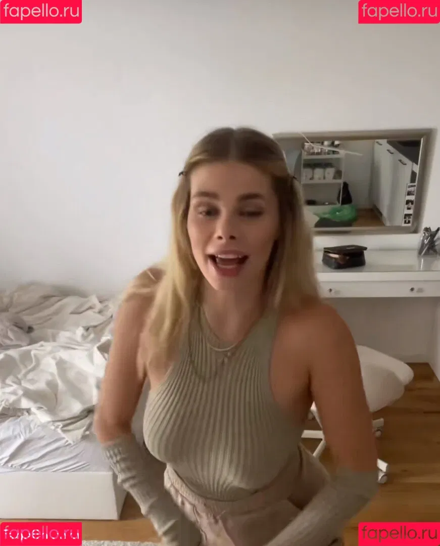 Larissa Neumann / tigerlariz Onlyfans Photo Gallery 