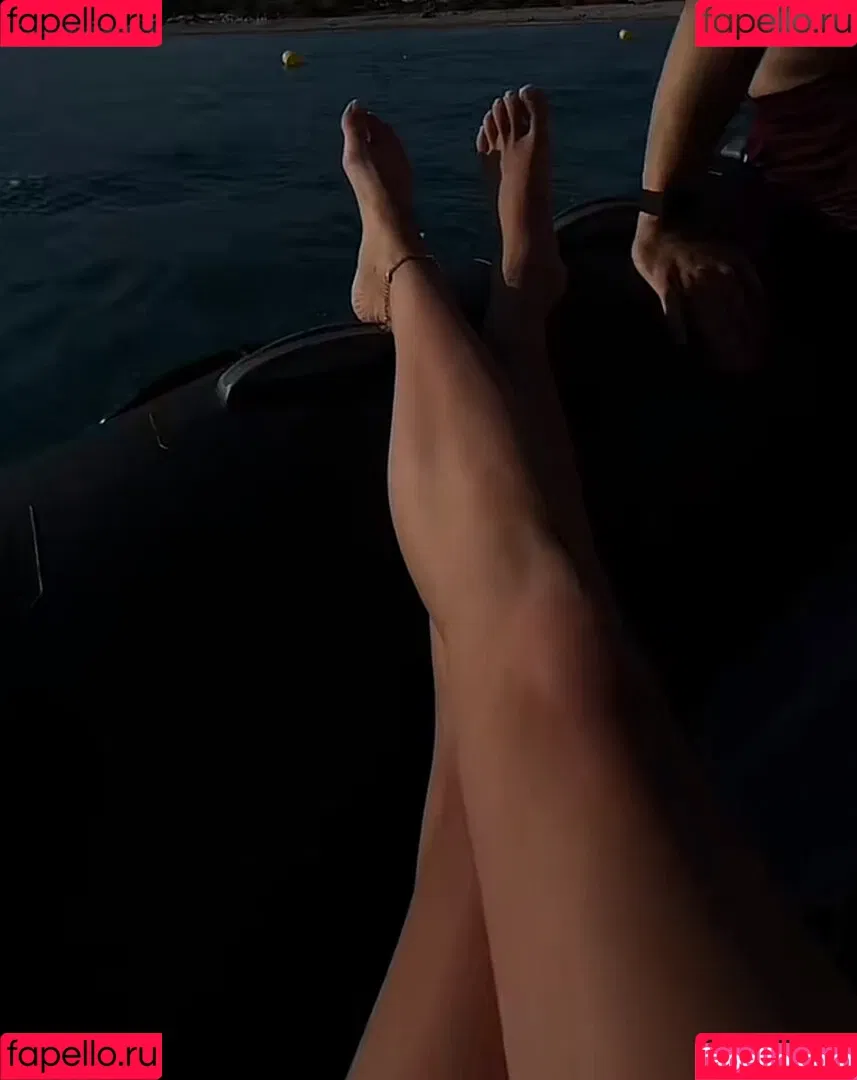 Larissa Neumann / tigerlariz Onlyfans Photo Gallery 