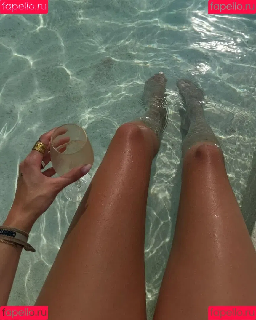 Larissa Neumann / tigerlariz Onlyfans Photo Gallery 