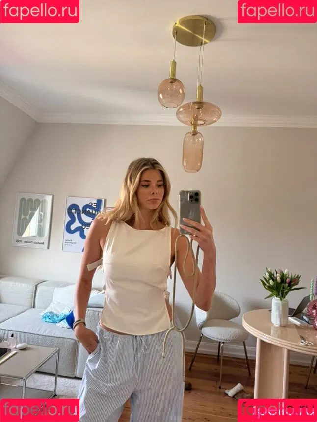 Larissa Neumann / tigerlariz Onlyfans Photo Gallery 