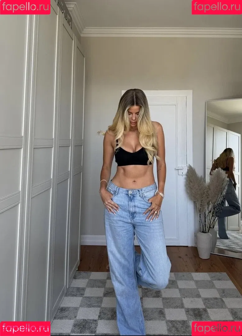 Larissa Neumann / tigerlariz Onlyfans Photo Gallery 