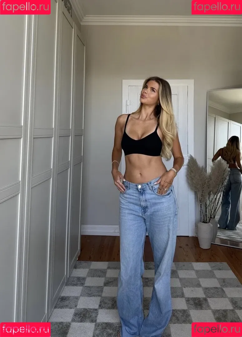 Larissa Neumann / tigerlariz Onlyfans Photo Gallery 