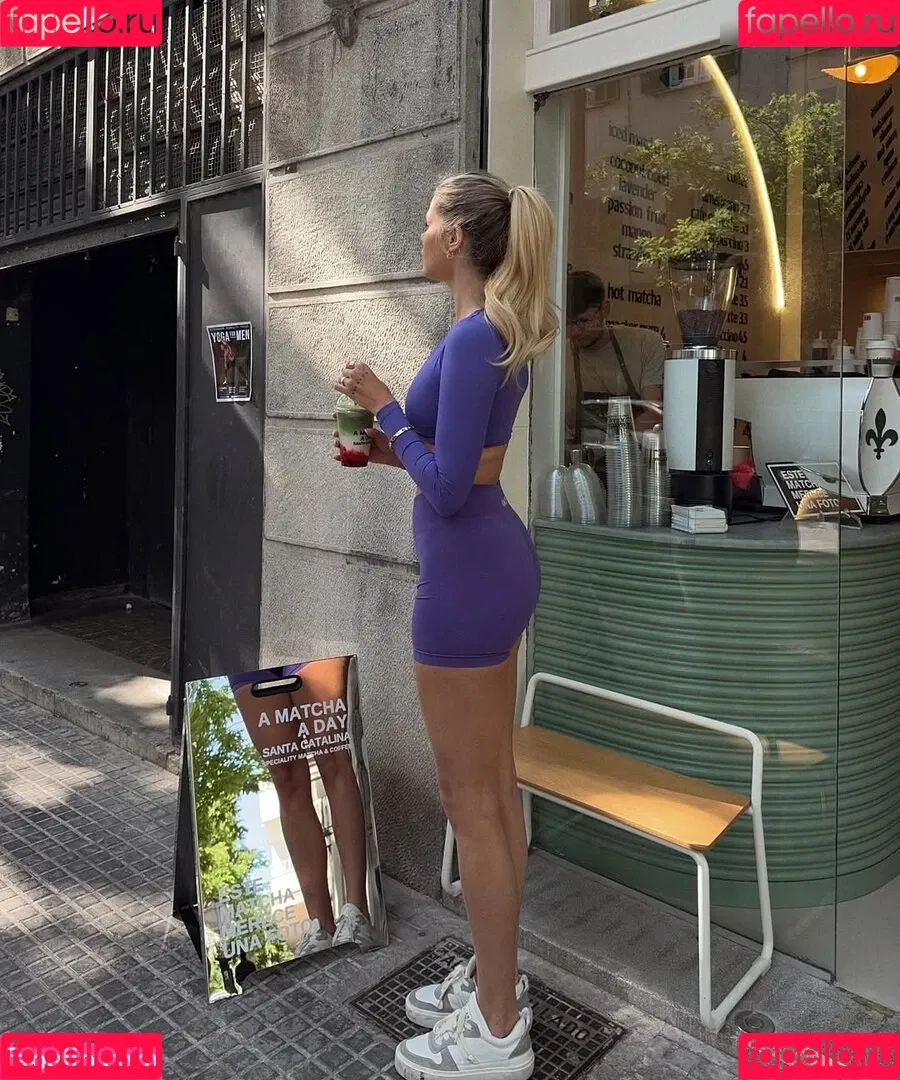 Larissa Neumann / tigerlariz Onlyfans Photo Gallery 