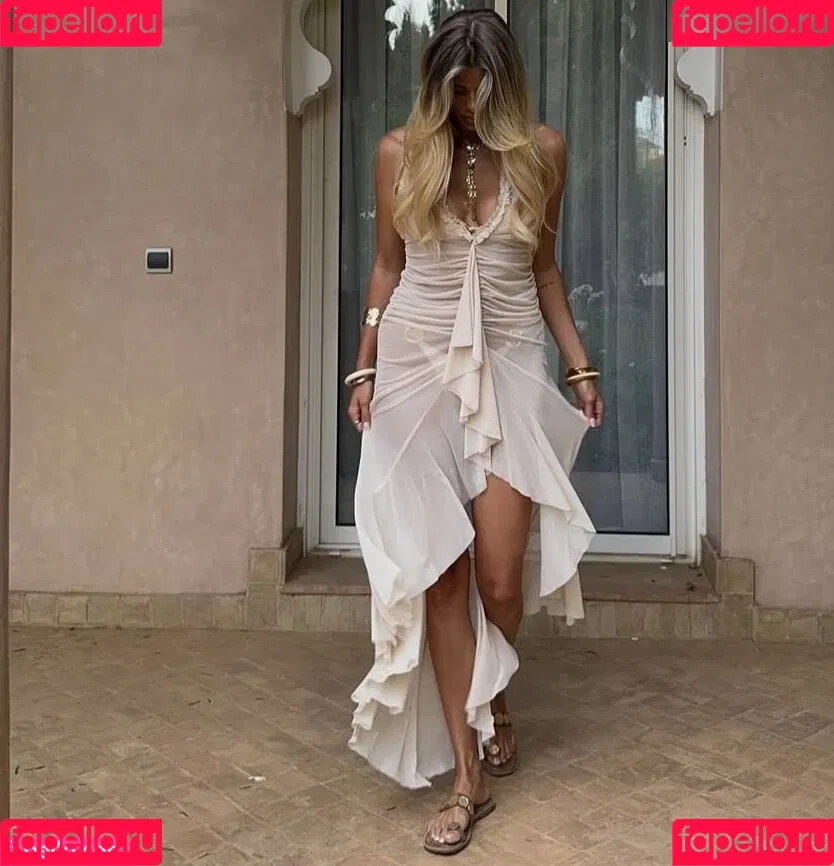 Larissa Neumann / tigerlariz Onlyfans Photo Gallery 