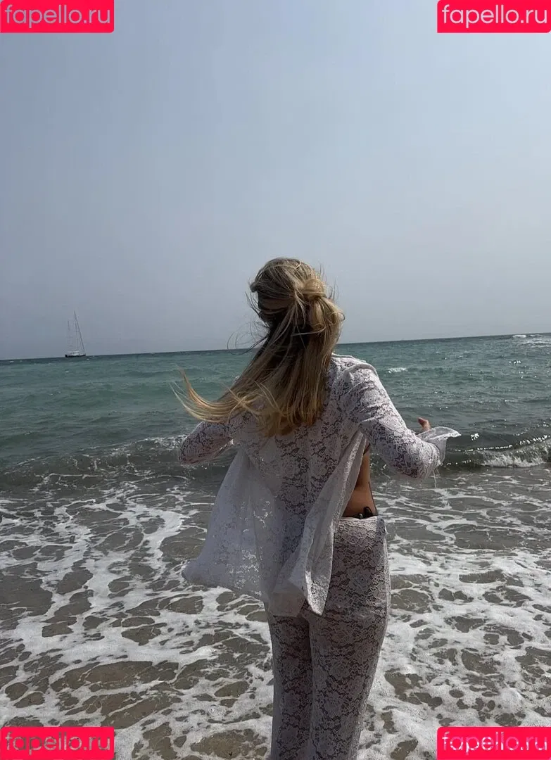 Larissa Neumann / tigerlariz Onlyfans Photo Gallery 