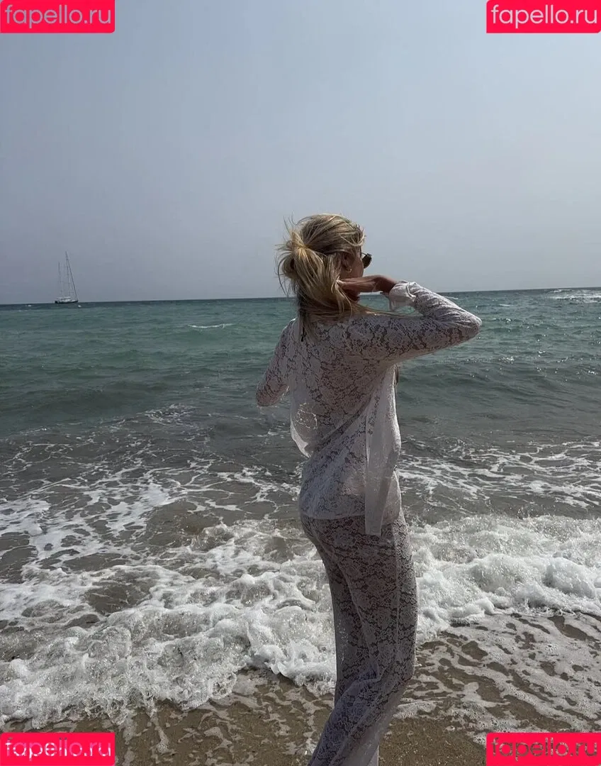 Larissa Neumann / tigerlariz Onlyfans Photo Gallery 