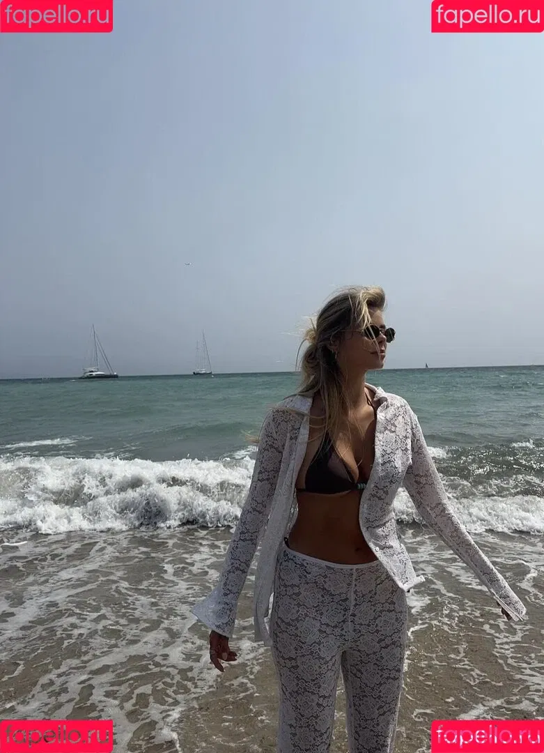 Larissa Neumann / tigerlariz Onlyfans Photo Gallery 