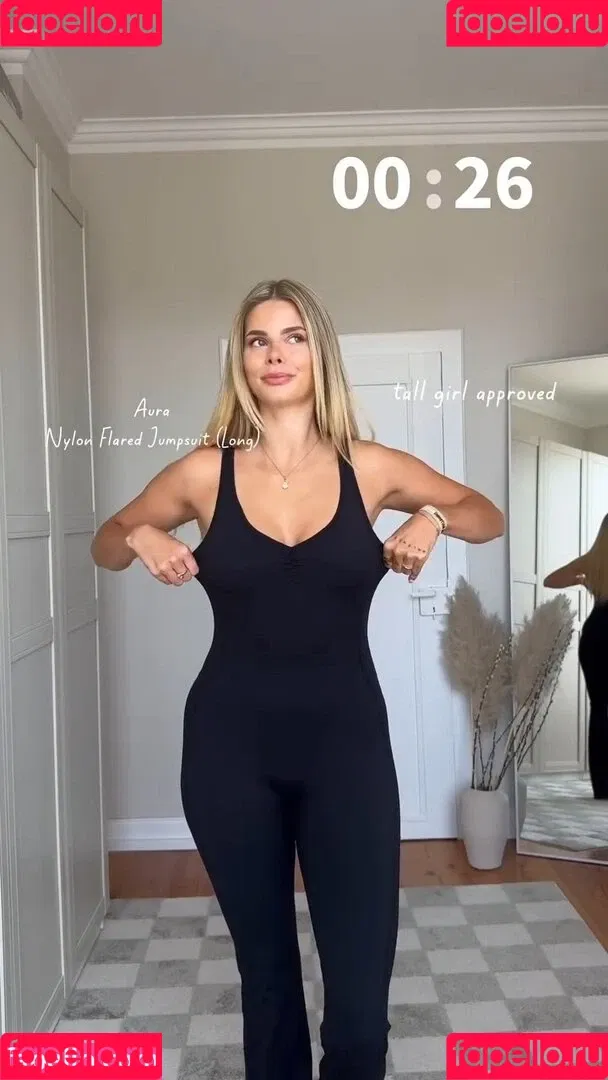 Larissa Neumann / tigerlariz Onlyfans Photo Gallery 