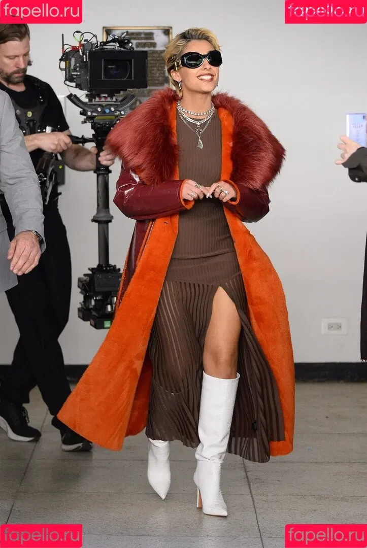 Naomi Scott / naomigscott Onlyfans Photo Gallery 