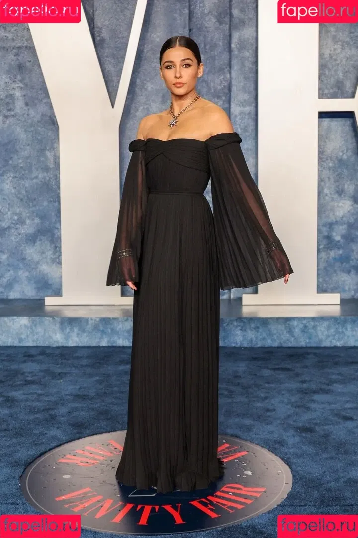 Naomi Scott / naomigscott Onlyfans Photo Gallery 