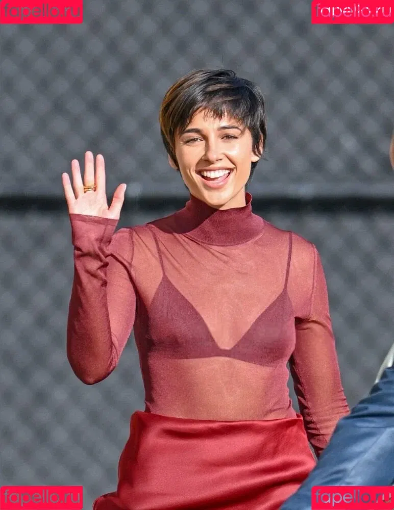 Naomi Scott / naomigscott Onlyfans Photo Gallery 