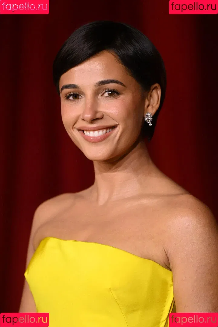 Naomi Scott / naomigscott Onlyfans Photo Gallery 