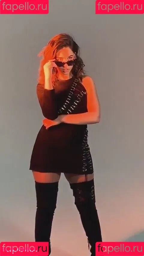 Naomi Scott / naomigscott Onlyfans Photo Gallery 