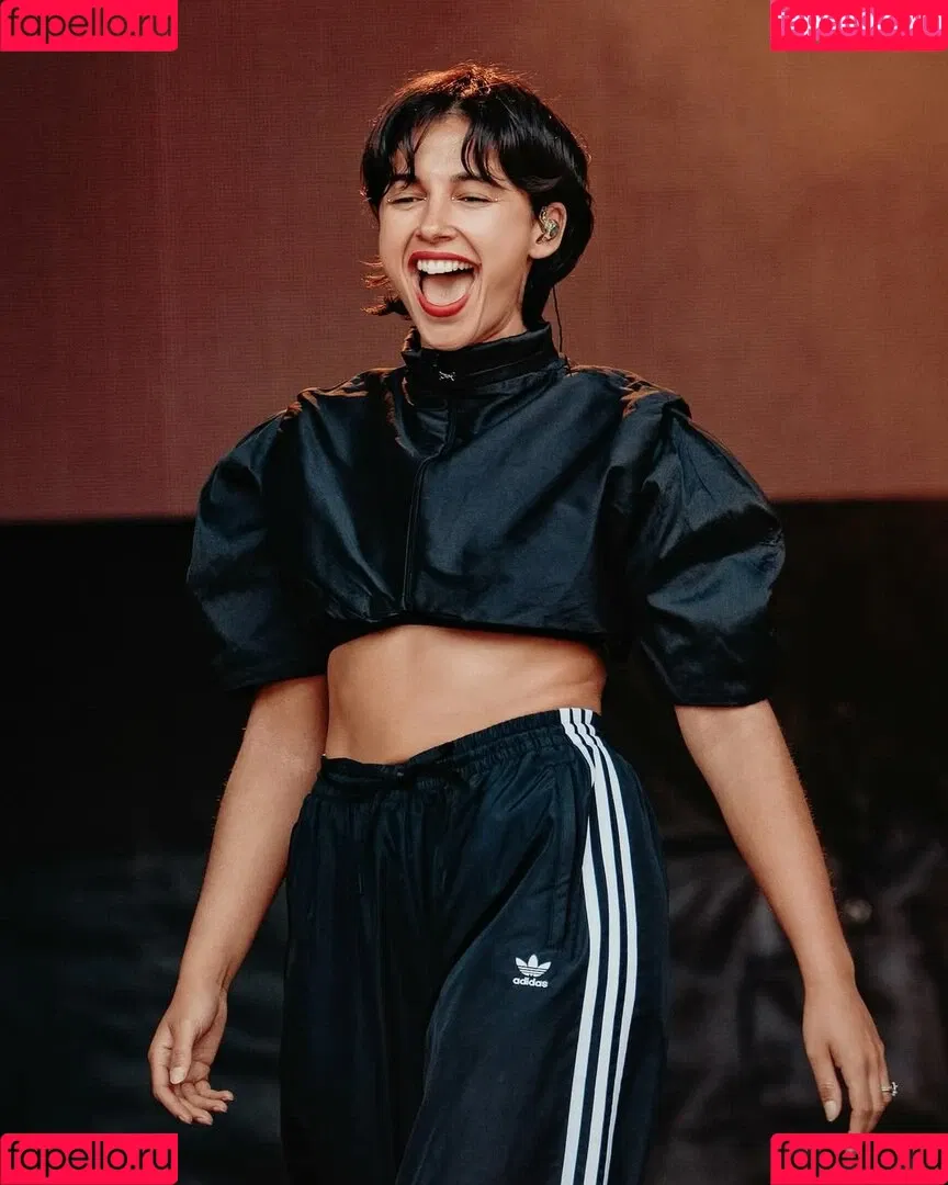 Naomi Scott / naomigscott Onlyfans Photo Gallery 