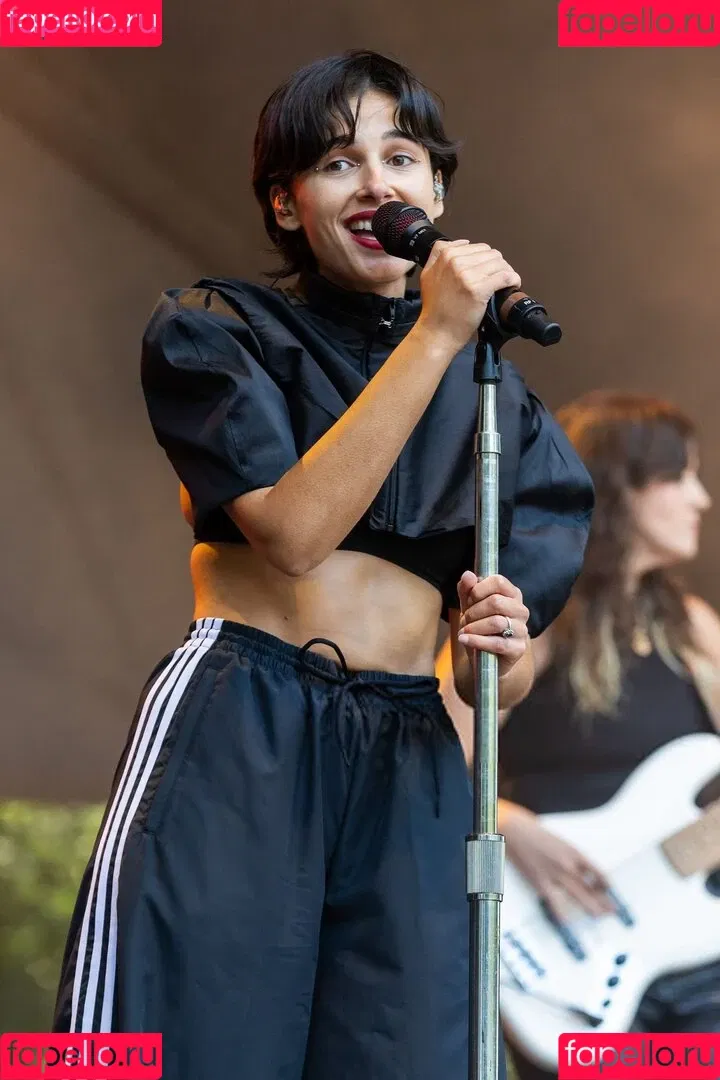 Naomi Scott / naomigscott Onlyfans Photo Gallery 