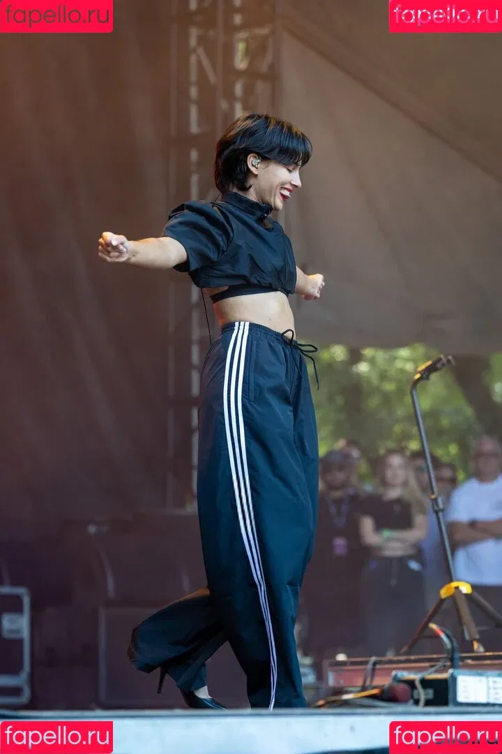 Naomi Scott / naomigscott Onlyfans Photo Gallery 