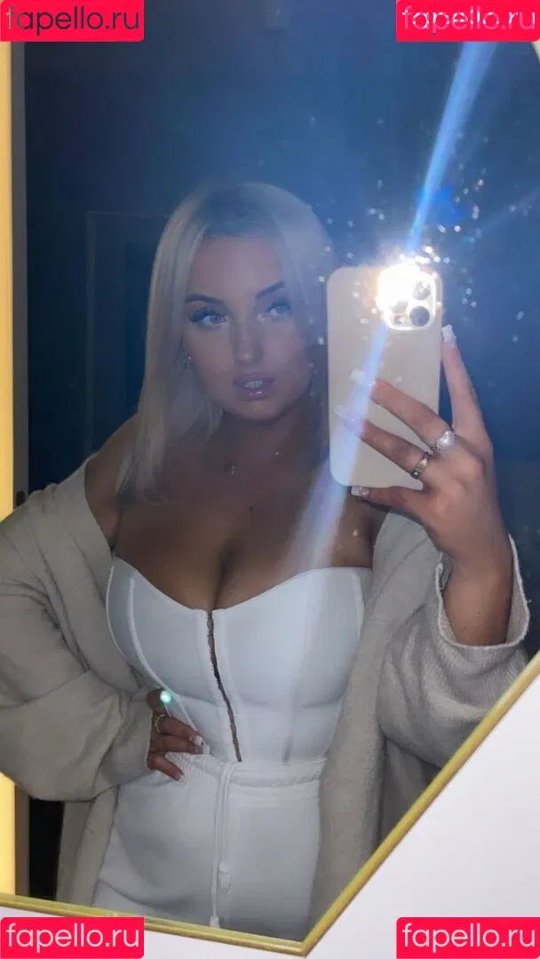 Olivia D / oliviadnovak Onlyfans Photo Gallery 