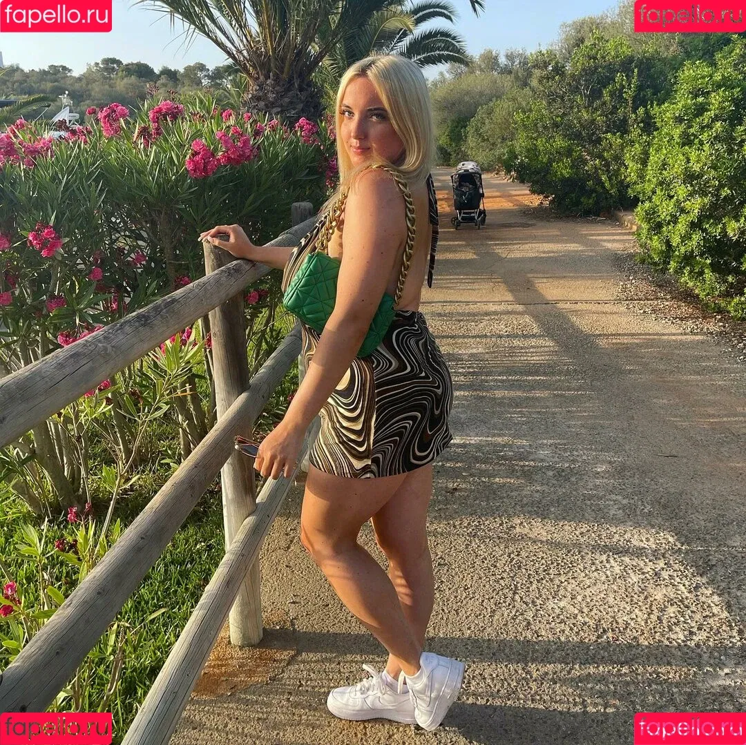 Olivia D / oliviadnovak Onlyfans Photo Gallery 