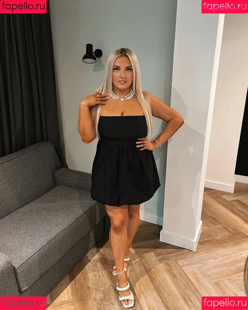 Olivia D / oliviadnovak Onlyfans Photo Gallery 