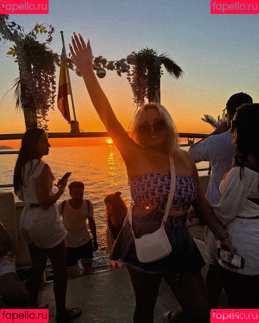 Olivia D / oliviadnovak Onlyfans Photo Gallery 