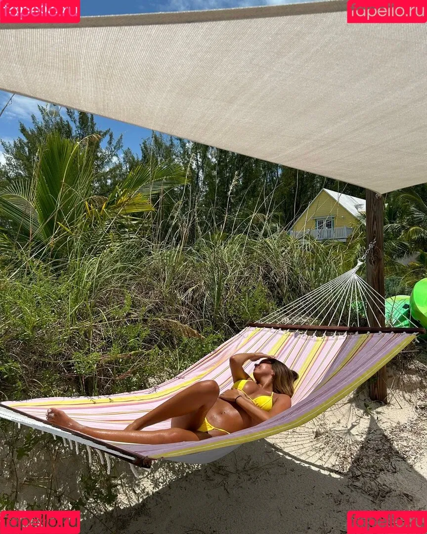 Abby Busick / abby.xo / abbybusick Onlyfans Photo Gallery 