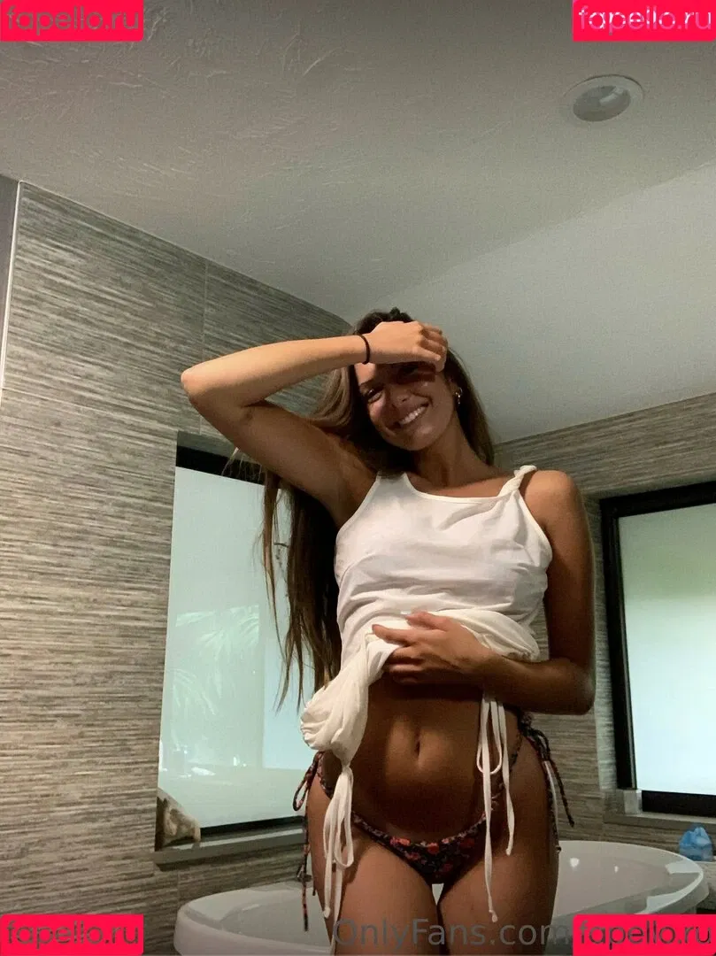 Abby Busick / abby.xo / abbybusick Onlyfans Photo Gallery 