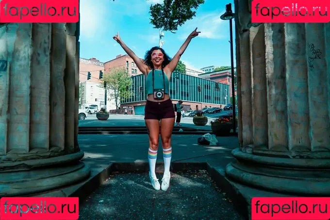 Pinksaltmoon / lunalyrik / pinksaltmoon2 / pinksaltmoonof Onlyfans Photo Gallery 