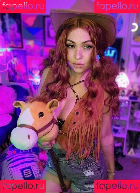 Pinksaltmoon / lunalyrik / pinksaltmoon2 / pinksaltmoonof Onlyfans Photo Gallery 