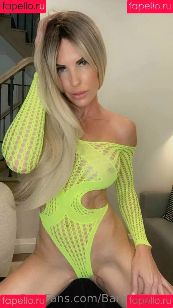 Blaire Bennett / barbeeebae / barbieblairebennett Onlyfans Photo Gallery 
