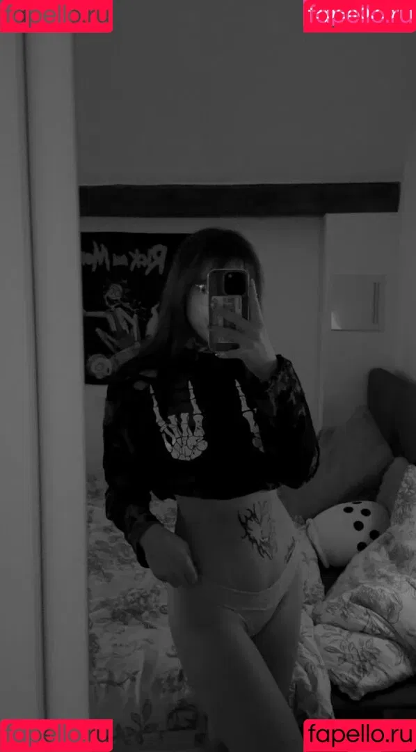 y0urd3vil_666 / yougotcarried Onlyfans Photo Gallery 