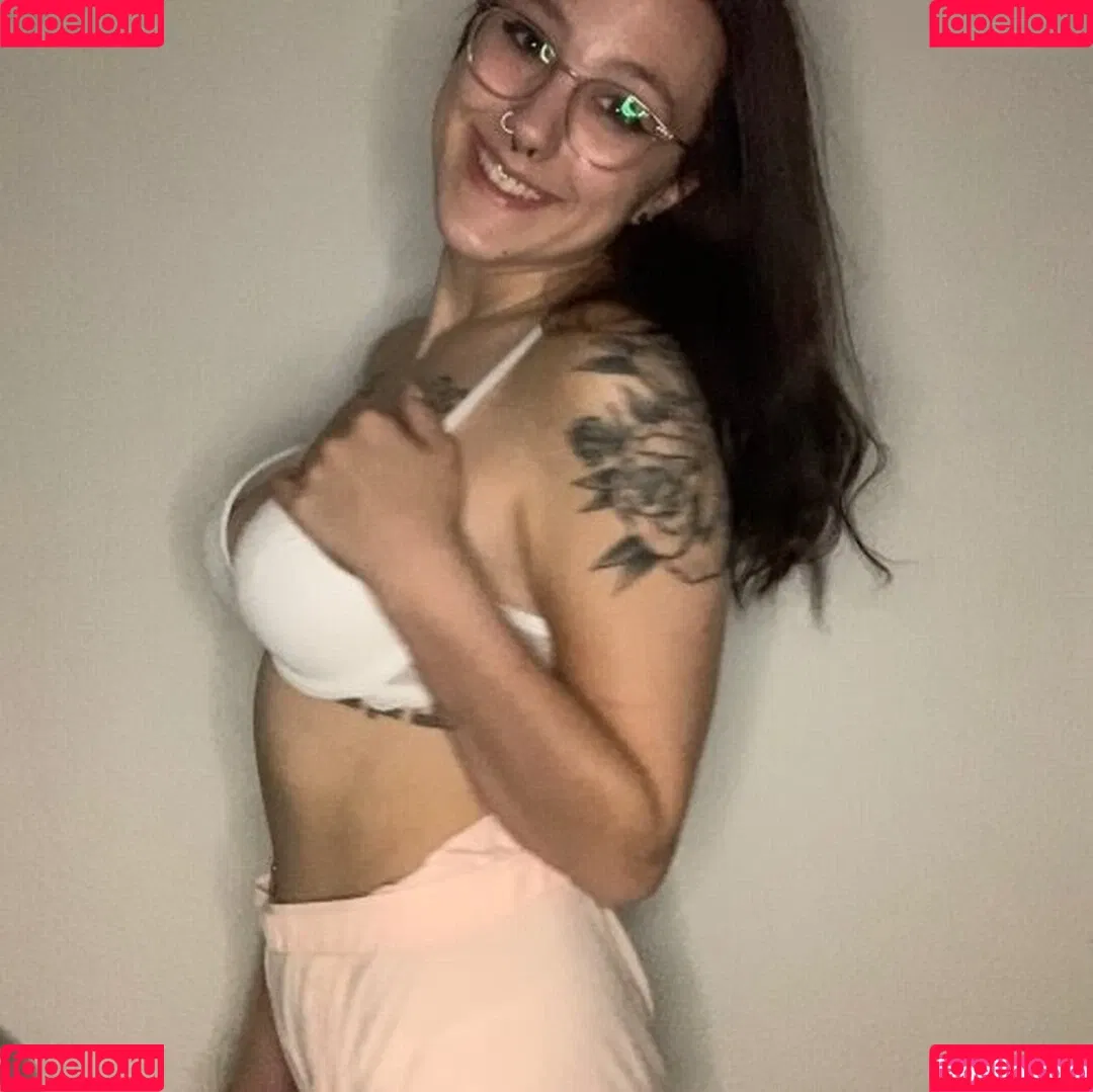 y0urd3vil_666 / yougotcarried Onlyfans Photo Gallery 