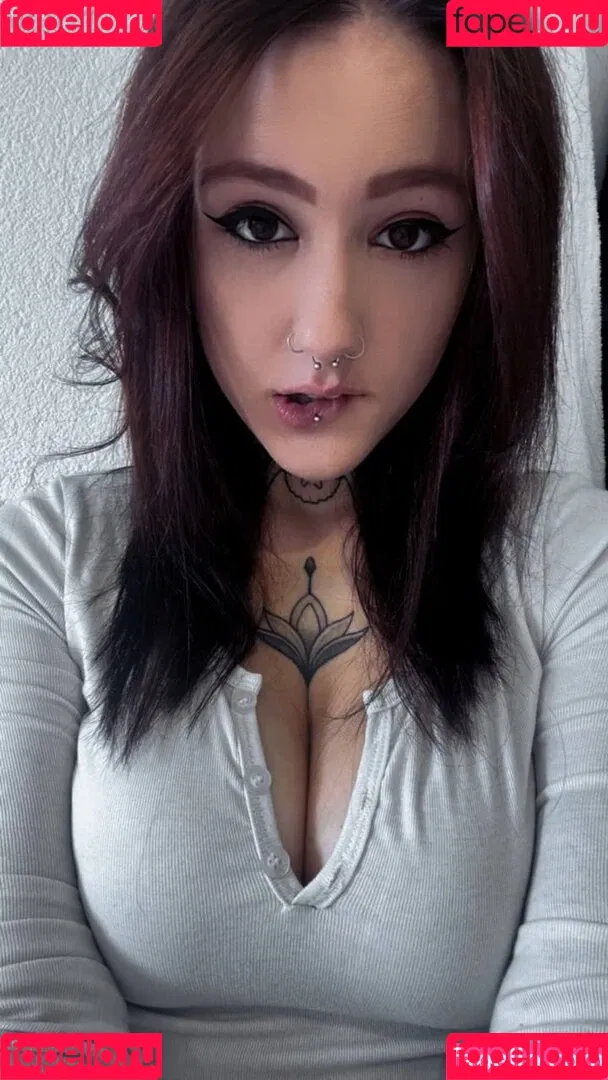 y0urd3vil_666 / yougotcarried Onlyfans Photo Gallery 