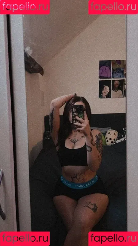 y0urd3vil_666 / yougotcarried Onlyfans Photo Gallery 