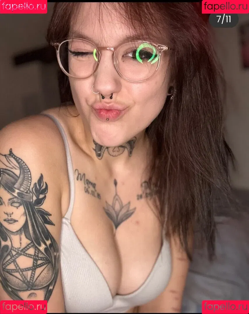 y0urd3vil_666 / yougotcarried Onlyfans Photo Gallery 