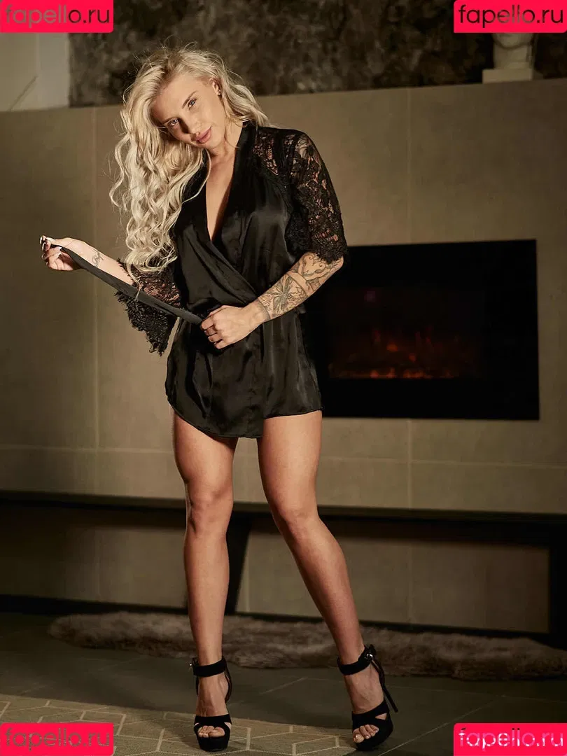 Juju Brais / Julia Abrams / juju_abrams / juju_braidz Onlyfans Photo Gallery 